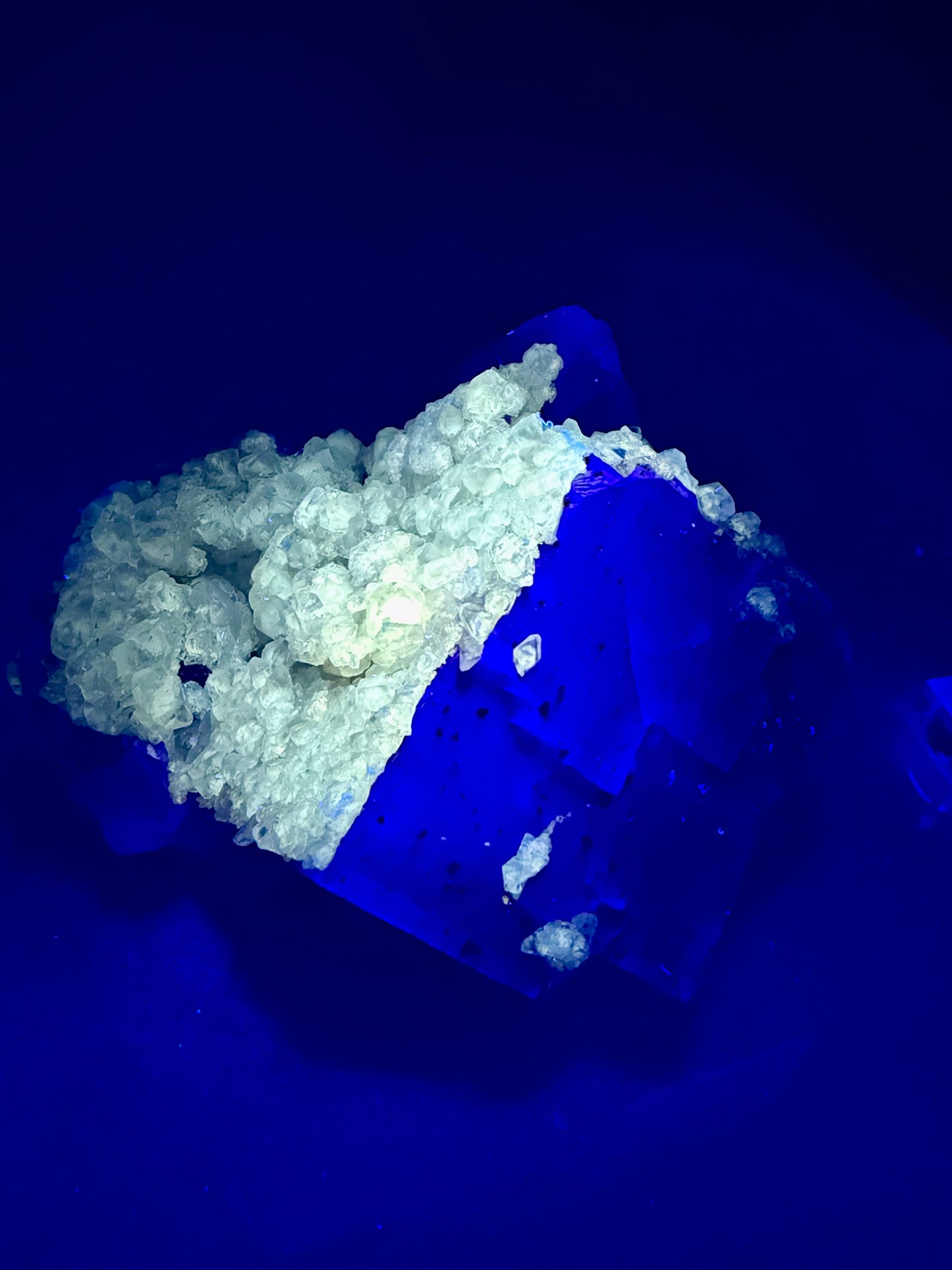STARRY NIGHT Illinois Fluorite x Chalchopyrite x Calcite
