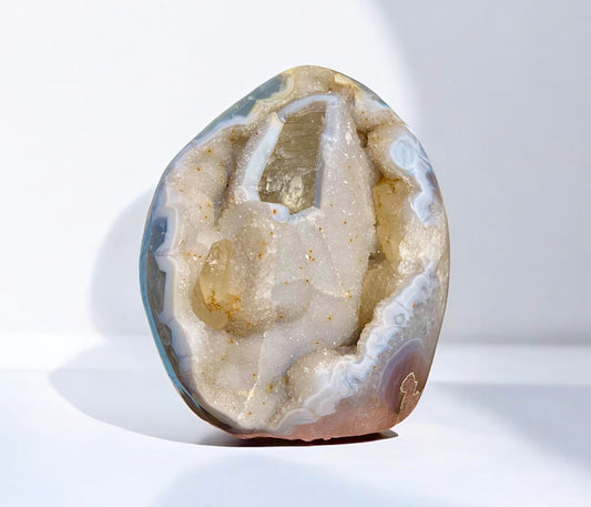 Druzy UV Calcite x Agate Cutbase