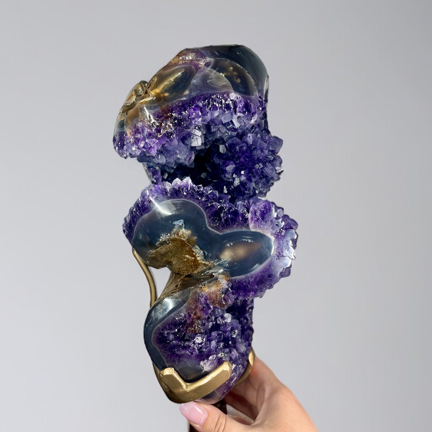 𝐓𝐡𝐞 𝐀𝐦𝐞𝐭𝐡𝐲𝐬𝐭 𝐀𝐫𝐜𝐡𝐢𝐯𝐞 | Uruguayan Color Changing Blue-Purple Amethyst Statement Piece