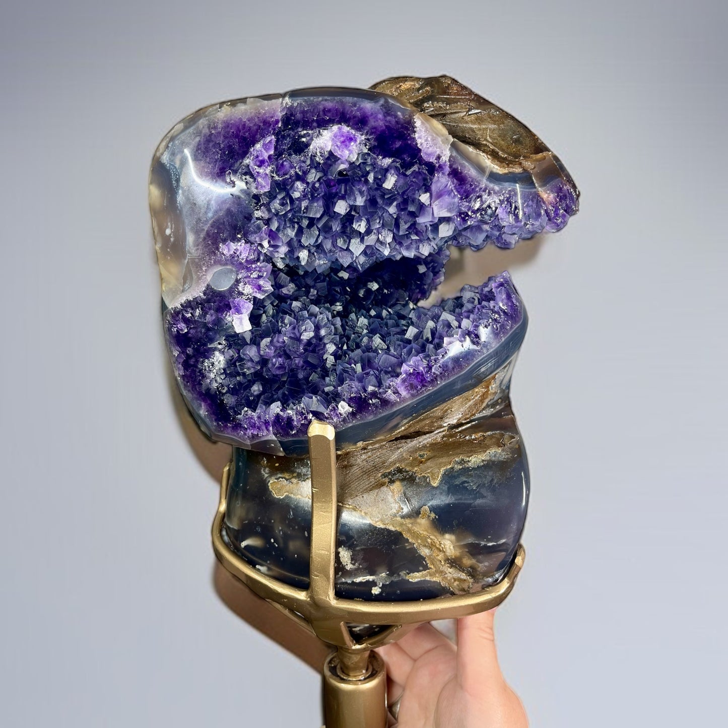 𝐓𝐡𝐞 𝐀𝐦𝐞𝐭𝐡𝐲𝐬𝐭 𝐀𝐫𝐜𝐡𝐢𝐯𝐞 | Uruguayan Color Changing Blue-Purple Amethyst Statement Piece
