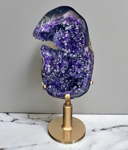 𝐓𝐡𝐞 𝐀𝐦𝐞𝐭𝐡𝐲𝐬𝐭 𝐀𝐫𝐜𝐡𝐢𝐯𝐞 | Uruguayan Color Changing Blue-Purple Amethyst Statement Piece