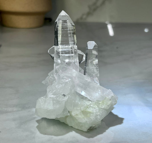 Optical Quartz Cluster with Record Keepers – Peña Blanca, Colombia