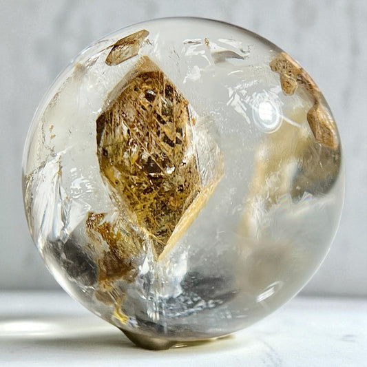 Inception Quartz Contains Enhydro Calcite With Moving Sediment