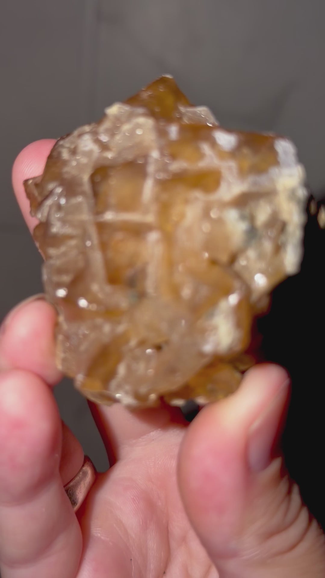 Druzy honey calcite